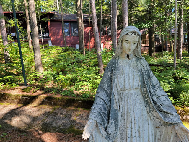 Mary's Statue Brantingham